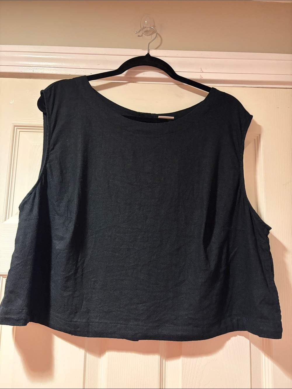 a new day Cropped Button-back Linen Blend Tank Top in Black XXL